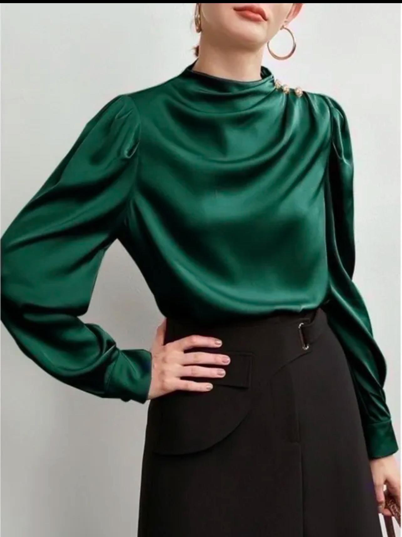 Chemise En Satin Avec Boutons Sur une Épaule
